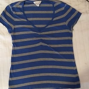 Nice fitting top. Vince Camuto size small